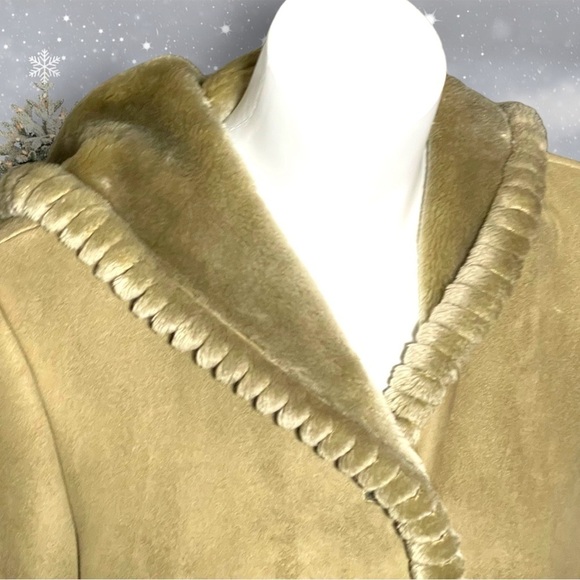 Jones New York Faux Suede / Fur Hooded Toggle Button Coat Size Medium - Picture 6 of 16